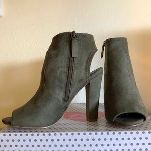 Women’s High Heel Shoe